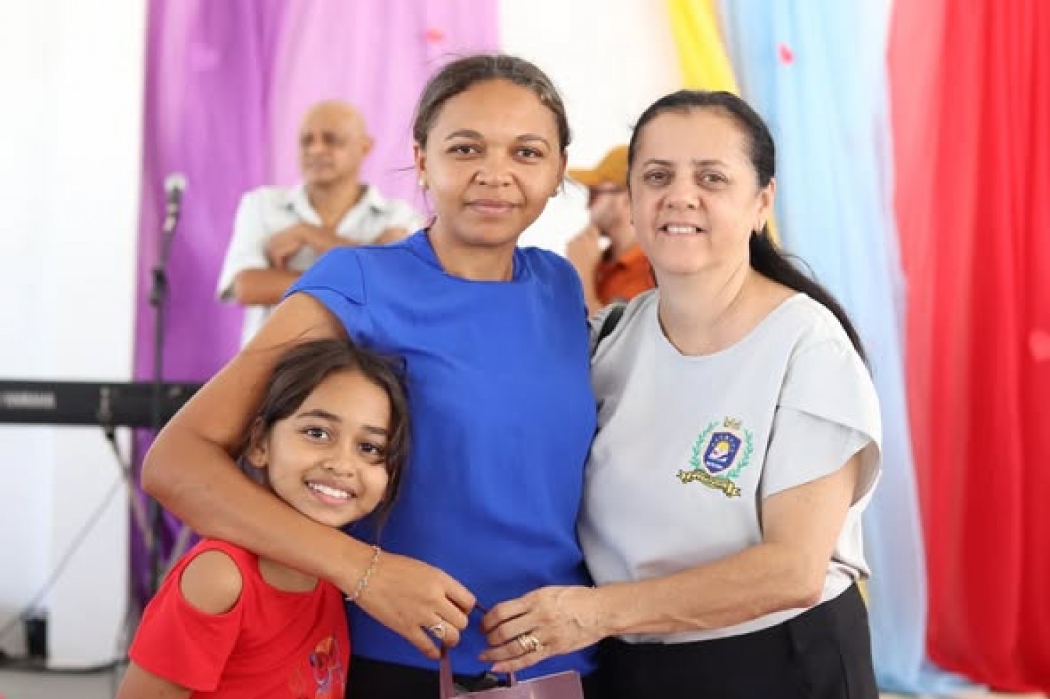 ESCOLA CARLOS ALBERTO REALIZA REUNIÃO BIMESTRAL DE PAIS E RESPONSÁVEIS E COMEMORAÇÃO AO DIA DAS MÃES