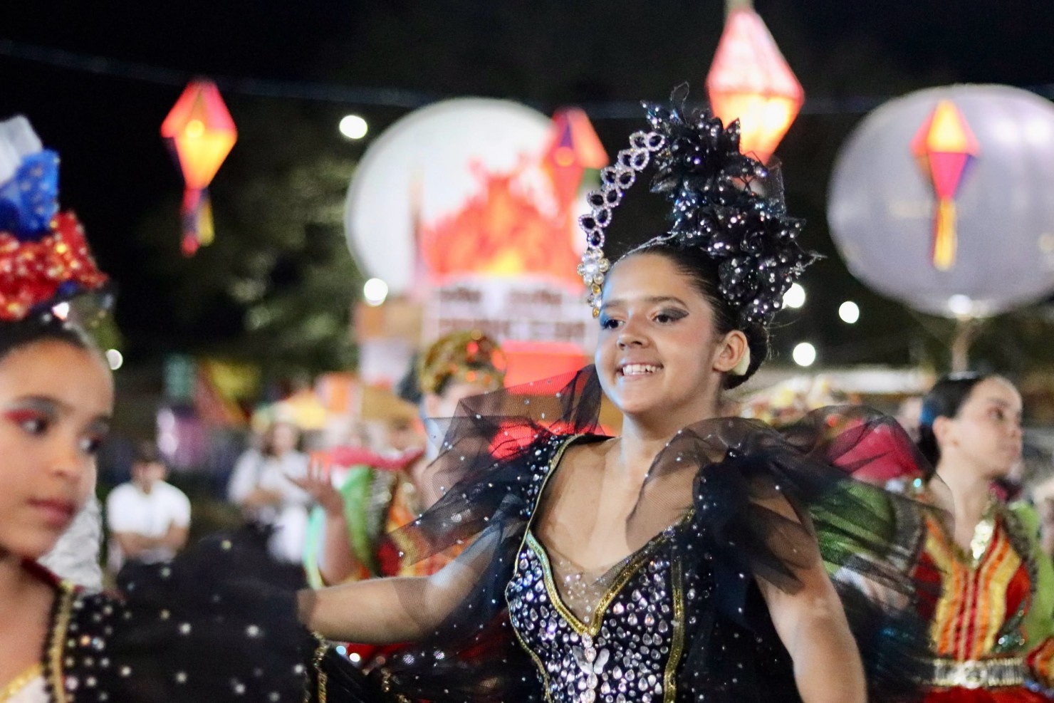 SÃO JOÃO TRADIÇÃO DE PRINCESA SEGUE ANIMANDO A PRAÇA DA ESTRELA