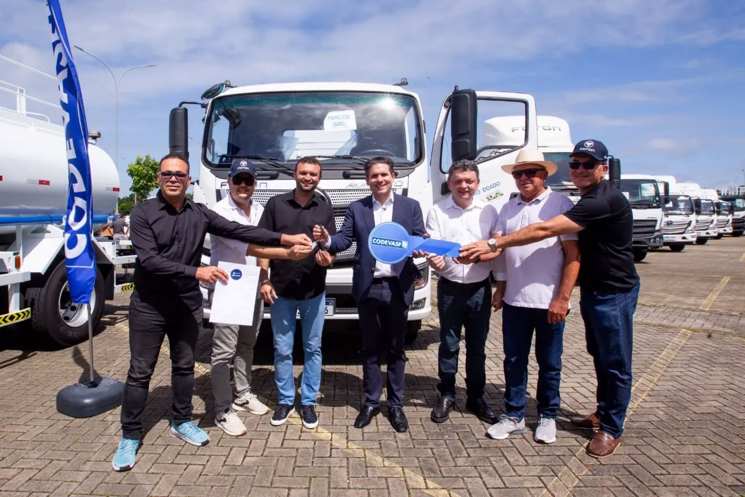 PRINCESA RECEBE NOVO CARRO-PIPA E 50 BARRACAS PARA FEIRANTES POR MEIO DA CODEVASF